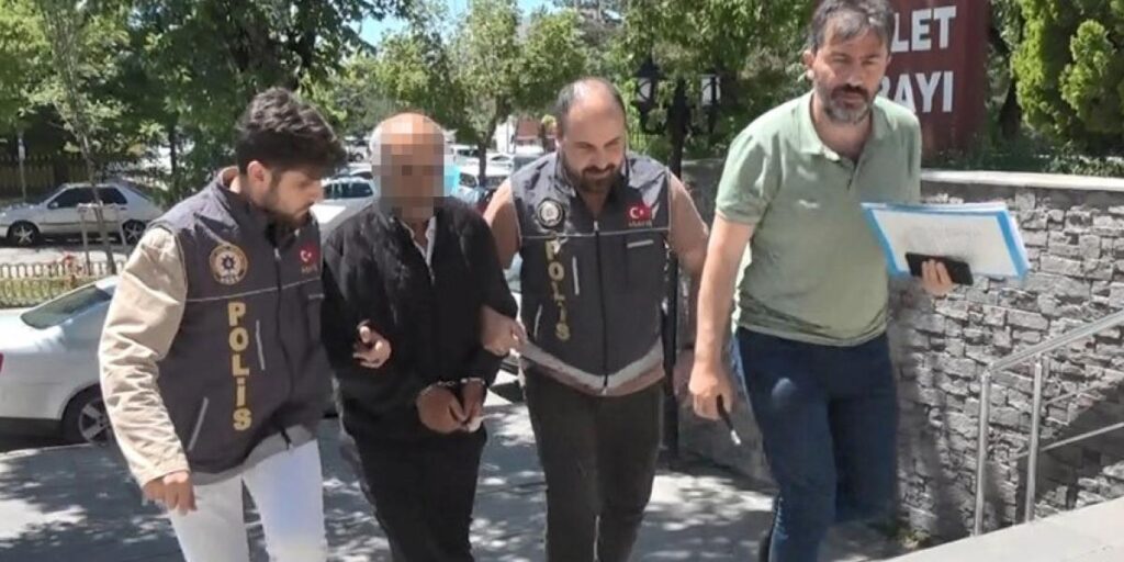 Eşini bıçaklayan koca, adliyeye getirildi
