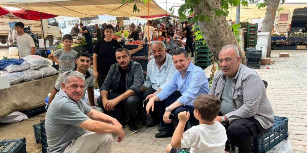 Esnaf Başkan Olgun, pazarcı esnafıyla bir araya geldi