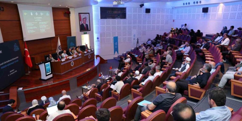 “Fıtratın korunması ve aile” temalı çalıştay Atatürk Üniversitesi ev sahipliğinde gerçekleştirildi