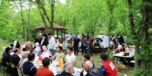 Gazzeli öğrenciler piknikte buluştu