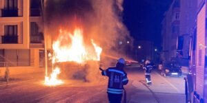 Halk otobüsü alev topuna döndü