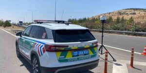 Hız sınırını aşan sürücülere ceza yağdı