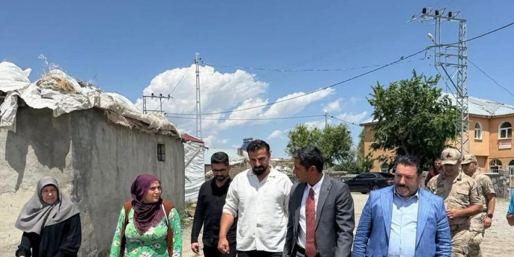 Kaymakam Mahir, Köyde devam eden parke çalışmalarını inceledi