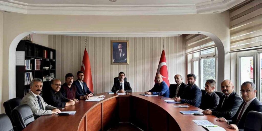 Kaymakam Tutal, eğitim kurumları müdürleriyle bir araya geldi