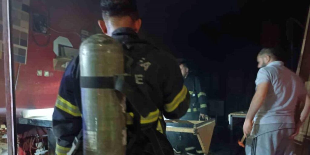 Mobilya dükkanında çıkan söndürüldü