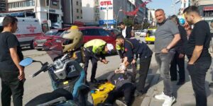 Motosiklet sürücüsü yola savruldu, cep telefonuyla iletişimini kesmedi