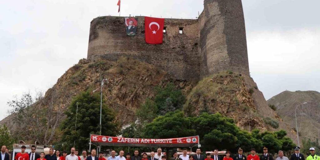 Oltu’da 15 Temmuz Demokrasi ve Millî Birlik Günü etkinlikleri düzenlendi