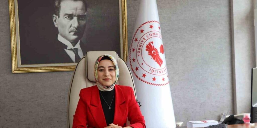 Olur’da bir ilk: Kaymakam Semanur Kalkan göreve başladı