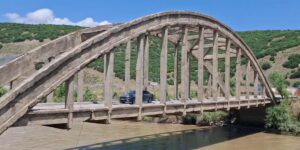 Pülümürlüler depremde yıkılma riski bulunan Mutu Köprüsü’nün yenilenmesini istiyor