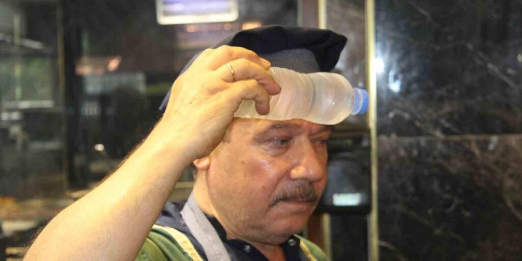 Sıcak hava en çok ocak başında çalışan ustaları zorluyor