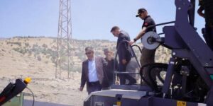 Şırnak’ta köy yollarının konforlu hale getirilmesi için çalışmalar devam ediyor