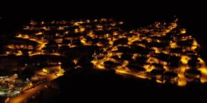 Sivrice depremi sonrası yeniden inşa edilen Doğanyol’un gece görüntüsü hayran bıraktı