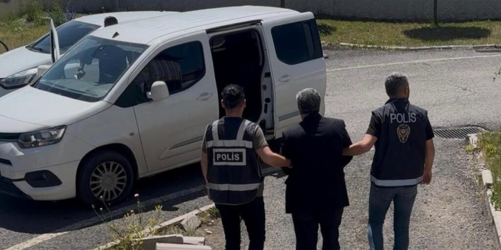 Susuz’da akrabasını öldürdüğü gerekçesiyle aranan 1 kişi yakalandı