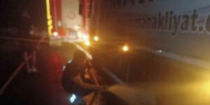 Tırda çıkan yangına itfaiyeden seyir halindeyken müdahale
