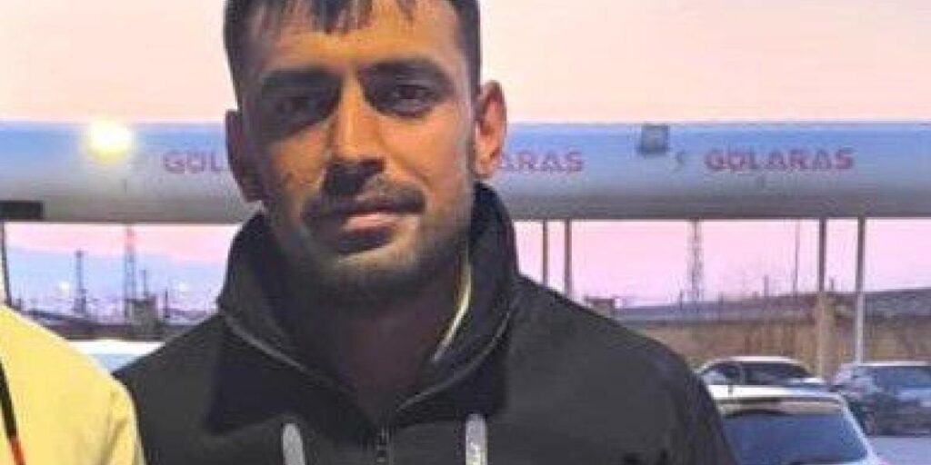 Uçuruma yuvarlanan araç dronla tespit edildi