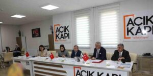 Vali Ziya Polat, Halk Günü Toplantısı’nda vatandaşları dinlendi