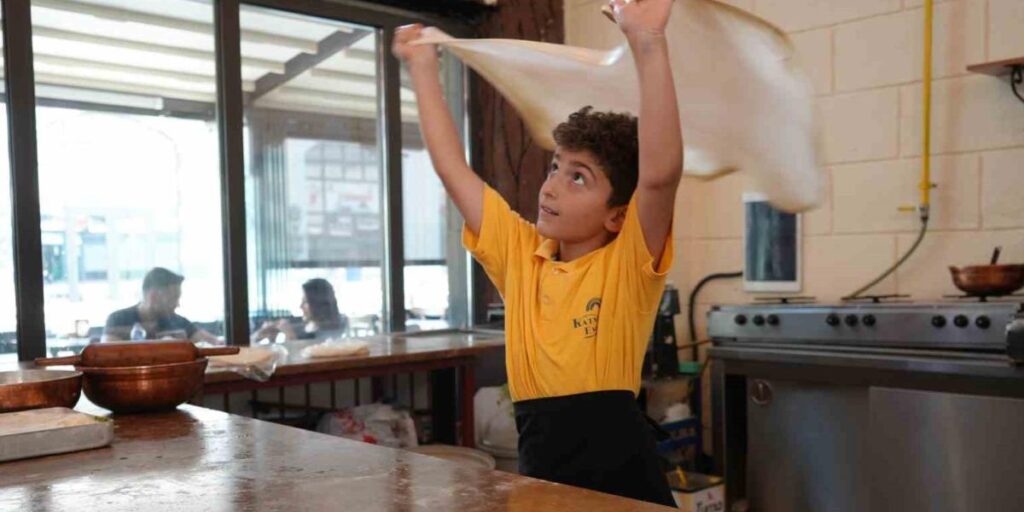 Yaşı küçük marifeti büyük