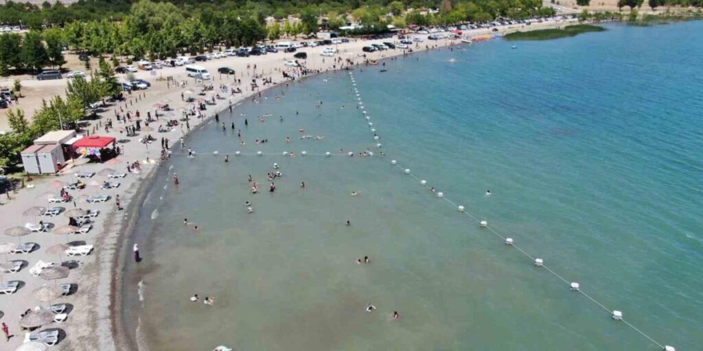 Yüzerken kalp krizi geçiren şahıs hayatını kaybetti