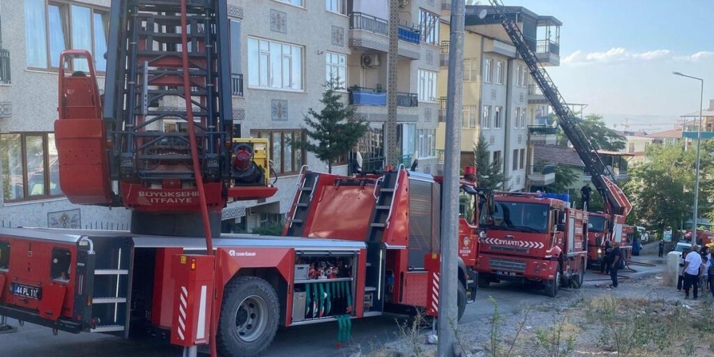 Hasan Varol Mahallesi’nde apartman yangını korkuttu