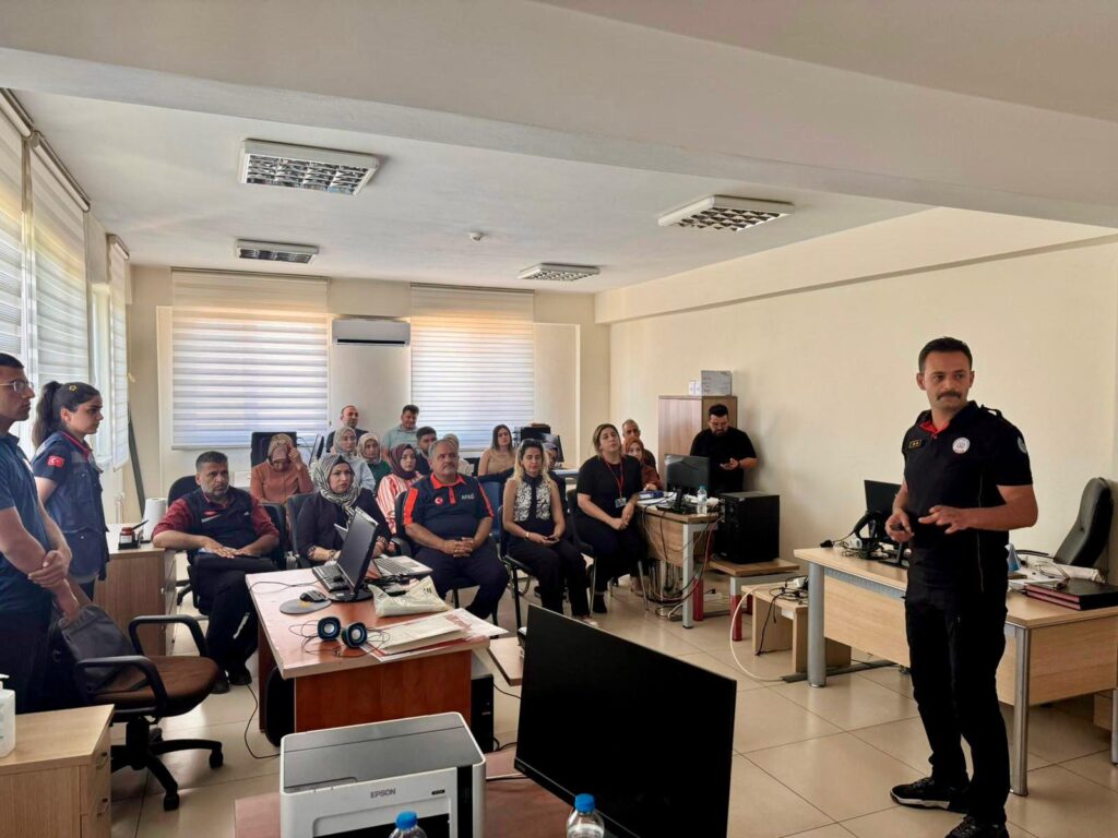 Kale’de sağlık personeline afet ve yangın eğitimi verildi