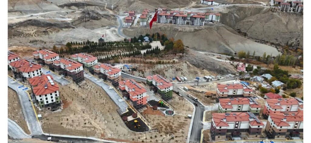 Darende’de 339 Aile Evlerine Kavuşuyor