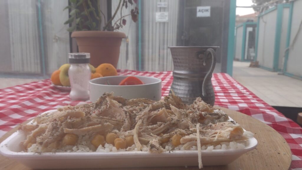 Depremin Ardından Umudu Tencereye Koydu