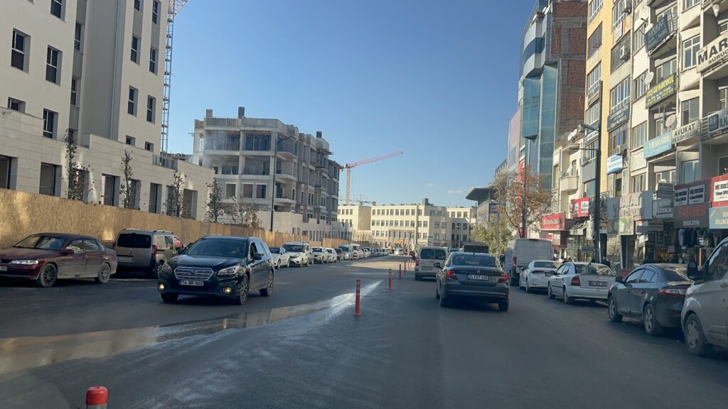 Kışla Caddesi Çift Şeride Döndü