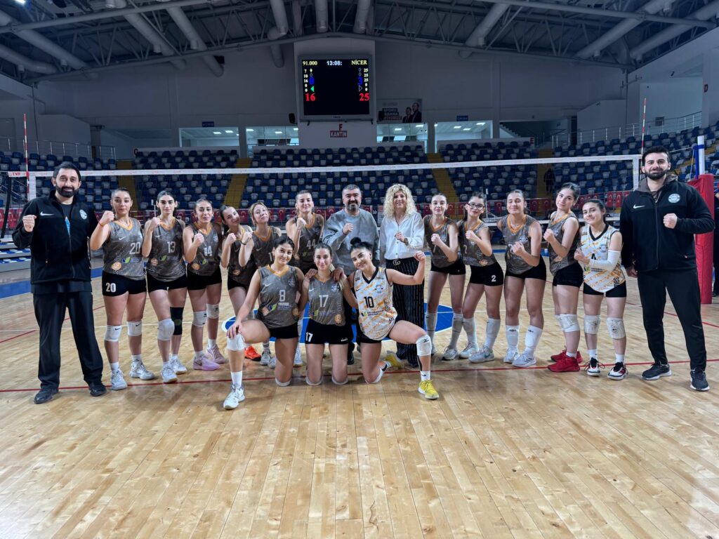 Malatya Derbisinde Kazanan Nicer Hotel Voleybol Oldu