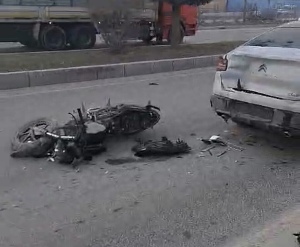 Malatya’da Otomobil İle Motosiklet Çarpıştı: 17 Yaşındaki Sürücü Yaralandı