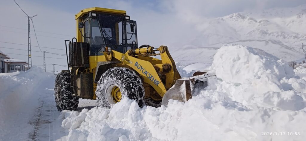 53 mahallede 1 bin 226 kilometre yol ulaşıma açıldı