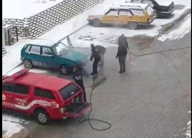 Araç Yangını Büyümeden Kontrol Altına Alındı