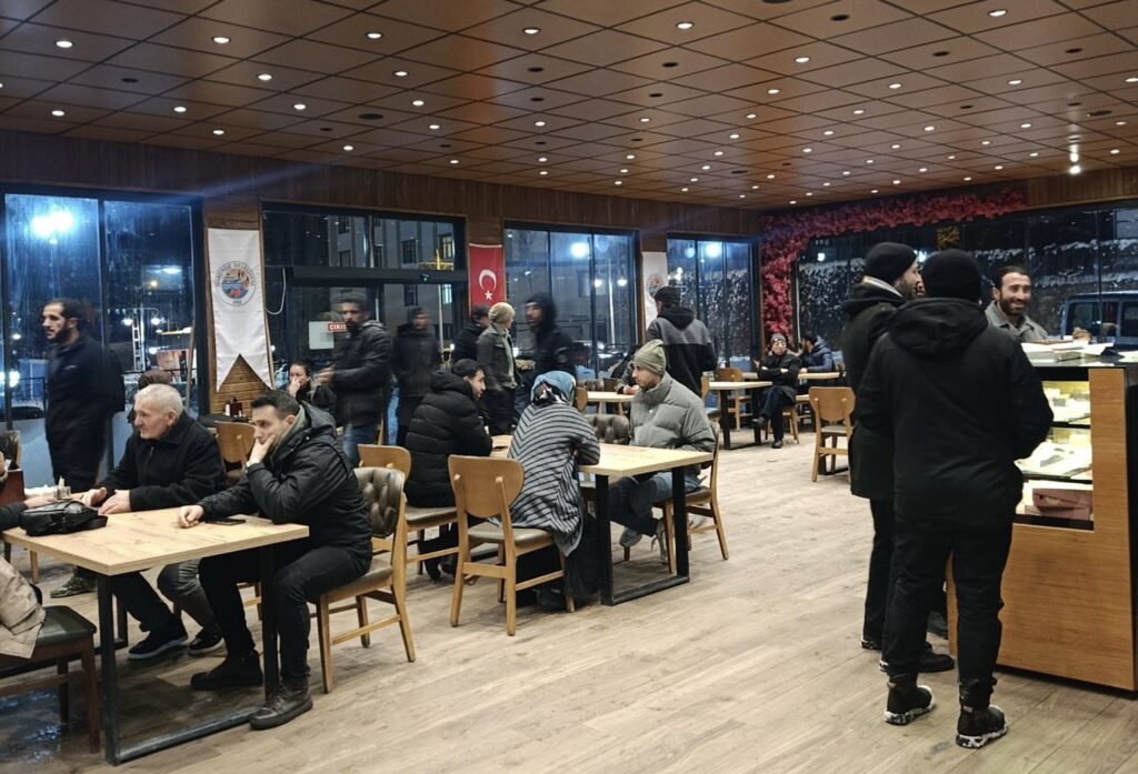 Darende-Gürün Yolu Kapandı, Yolda Kalanlar Misafir Ediliyor