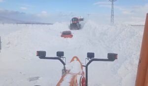 Darende’de Kar Altında Kalan Araçlar Gün Yüzüne Çıktı