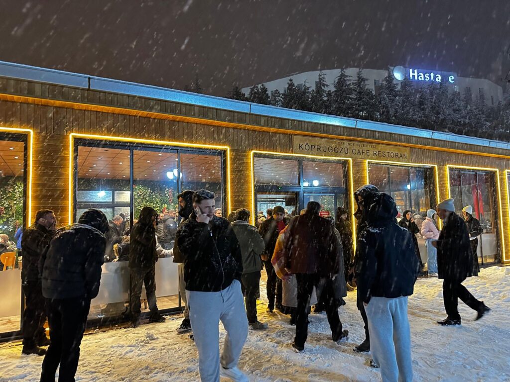 Darende’de Yollarda Kalan Yolcular Sosyal Tesislerde Misafir Ediliyor