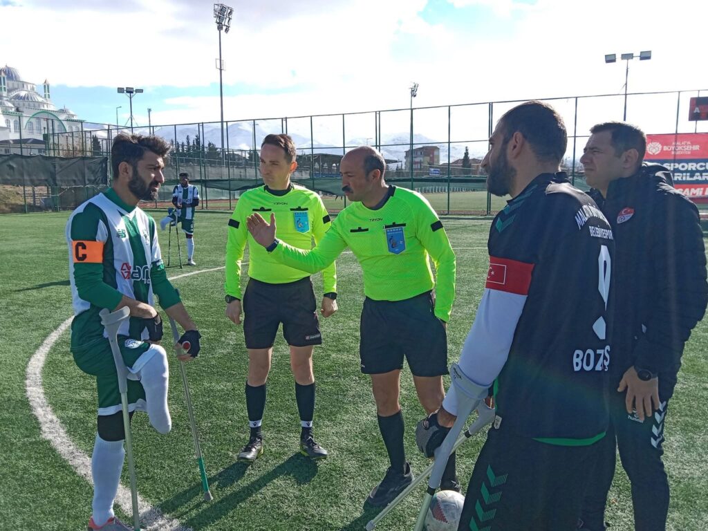 Malatya Büyükşehir Belediyespor Ampute Futbol Takımı Sahasında Lidere Boyun Eğdi