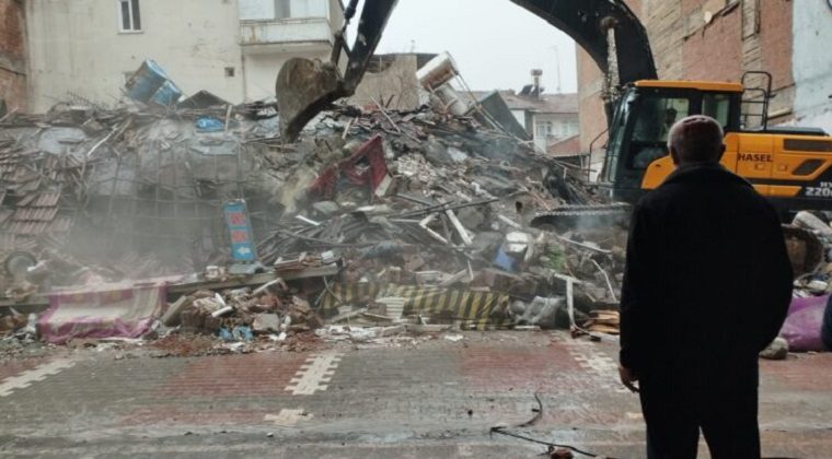 Malatya’daki Deprem Davalarında Bilirkişi Raporu Bekleniyor