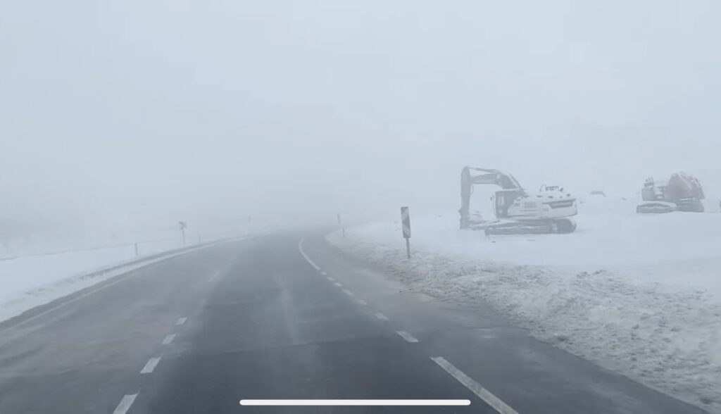 Malatya’ya Ulaşım Sağlayan Ana Güzergâhlarda Kar Ve Tipi Nedeniyle Trafik Kısıtlandı