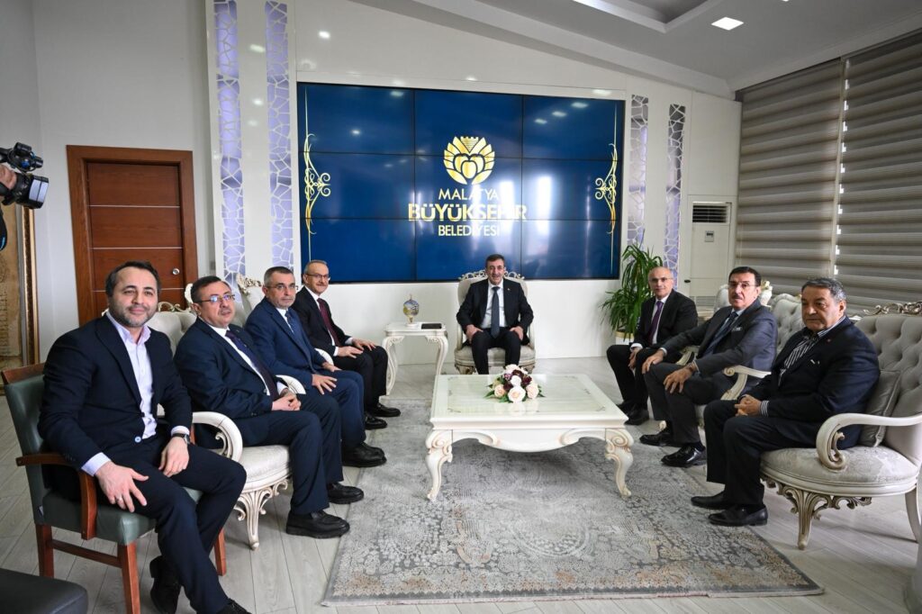 Cumhurbaşkanı Yardımcısı Yılmaz’dan Başkan Sami Er’e Kütüphane Tebriği