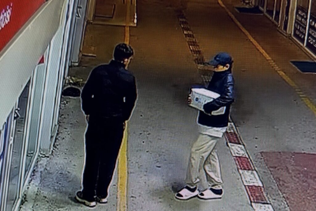 Geçici Ticaret Merkezi’nde Hırsızlık Kameraya Yansıdı