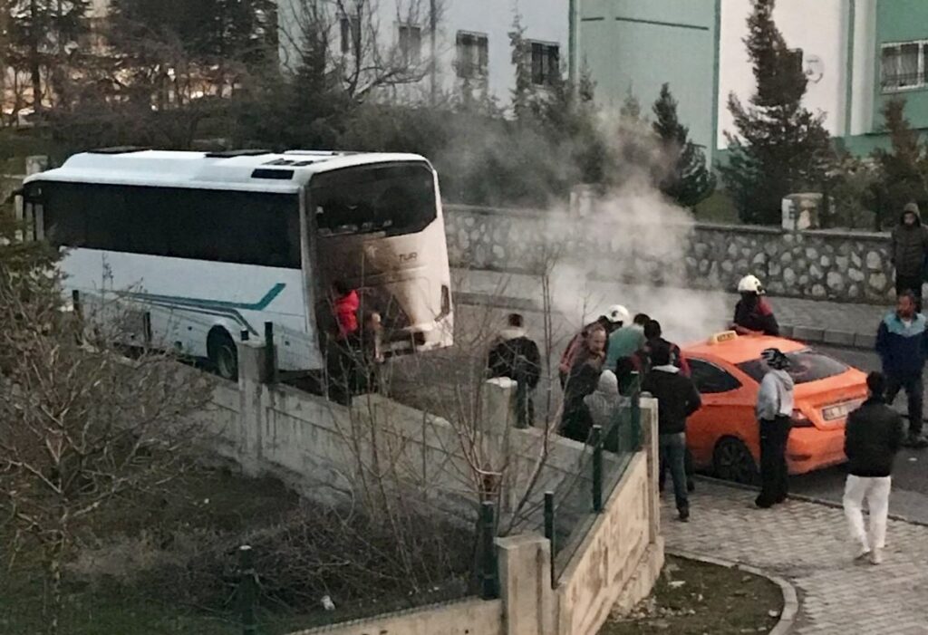 Malatya’da Sabah Saatlerinde İki Araçta Yangın