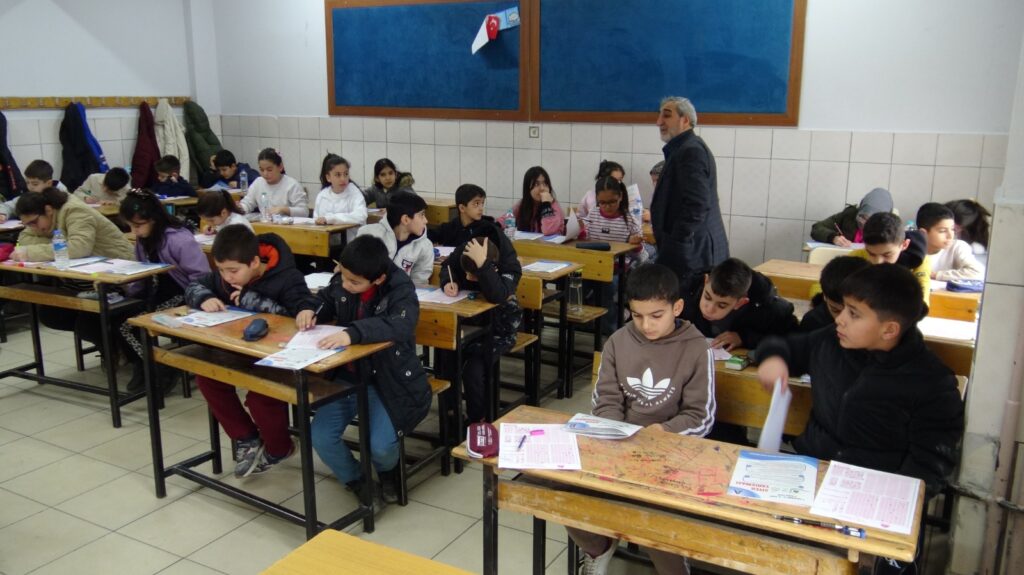 Malatya’da Siyer Sınavına Büyük Katılım: Yaklaşık 2 Bin Kişi Ter Döktü