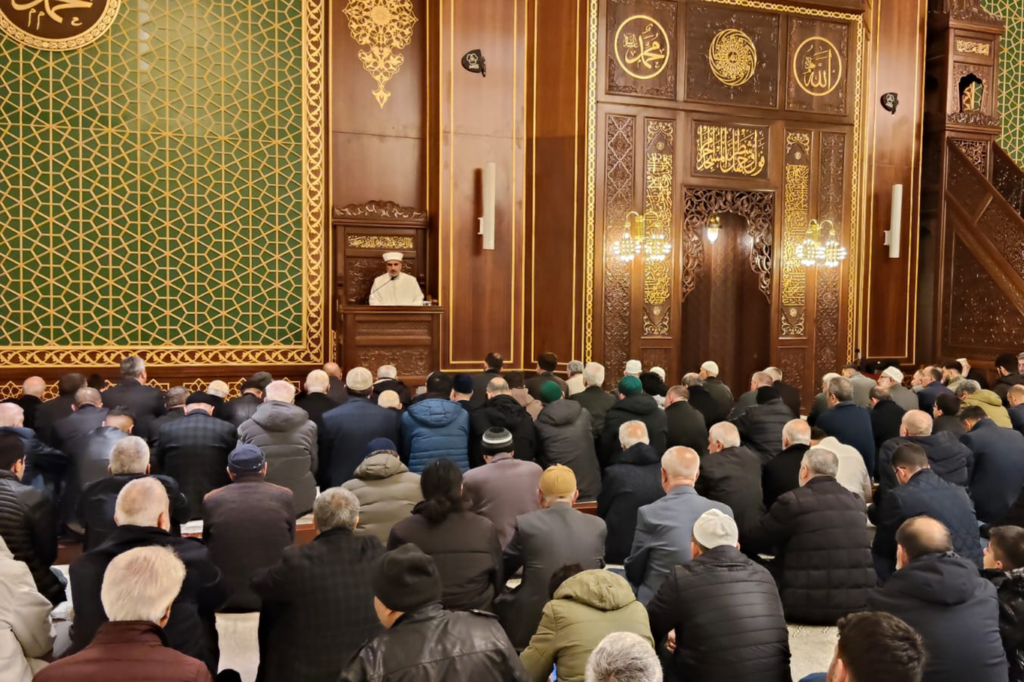 Malatya’da Bayram Namazında Yoğun Katılım Sağlandı