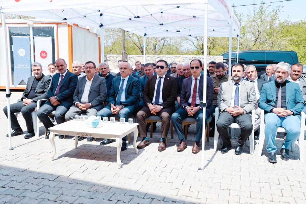 Deprem Sonrası Yeniden İnşa: Yaka Gökyüzü Camii İbadete Açıldı