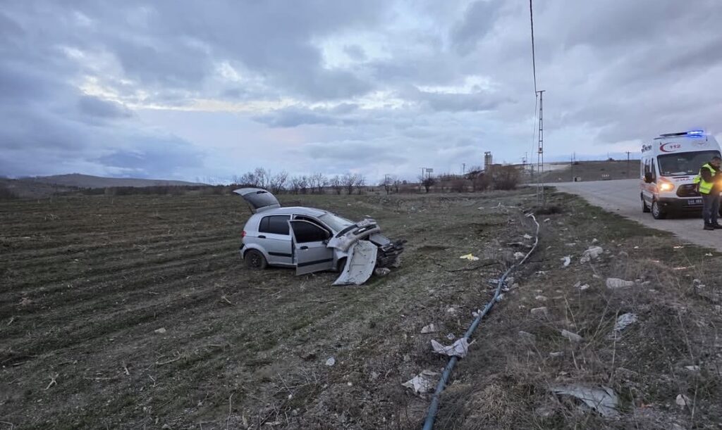 Doğanşehir’de Kontrolden Çıkan Otomobil Takla Attı