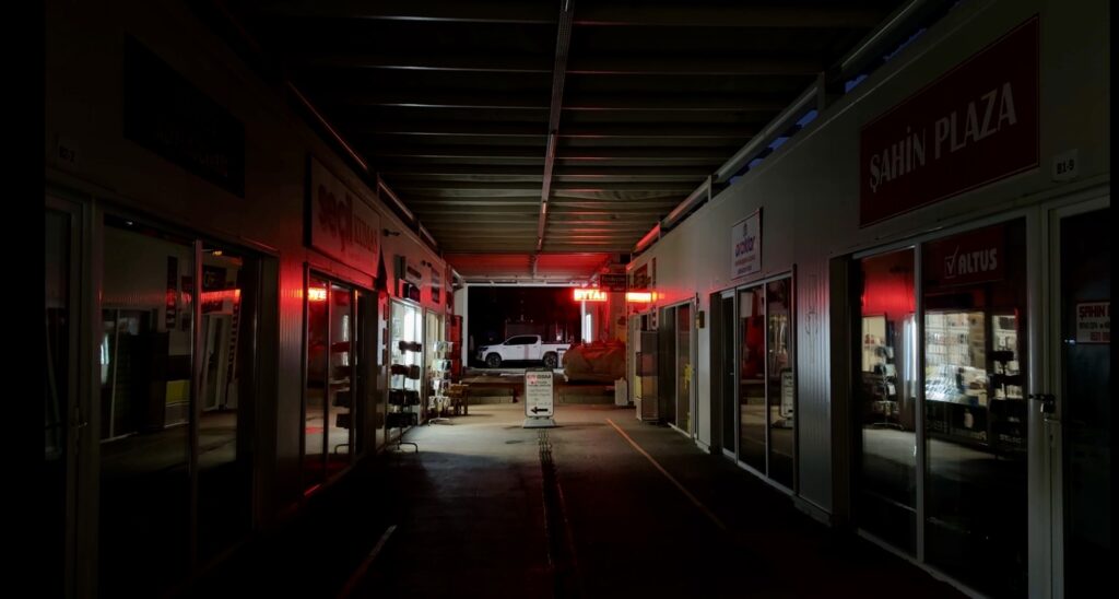 Geçici Ticaret Merkezi Karanlığa Gömüldü, Esnaf Tedirgin