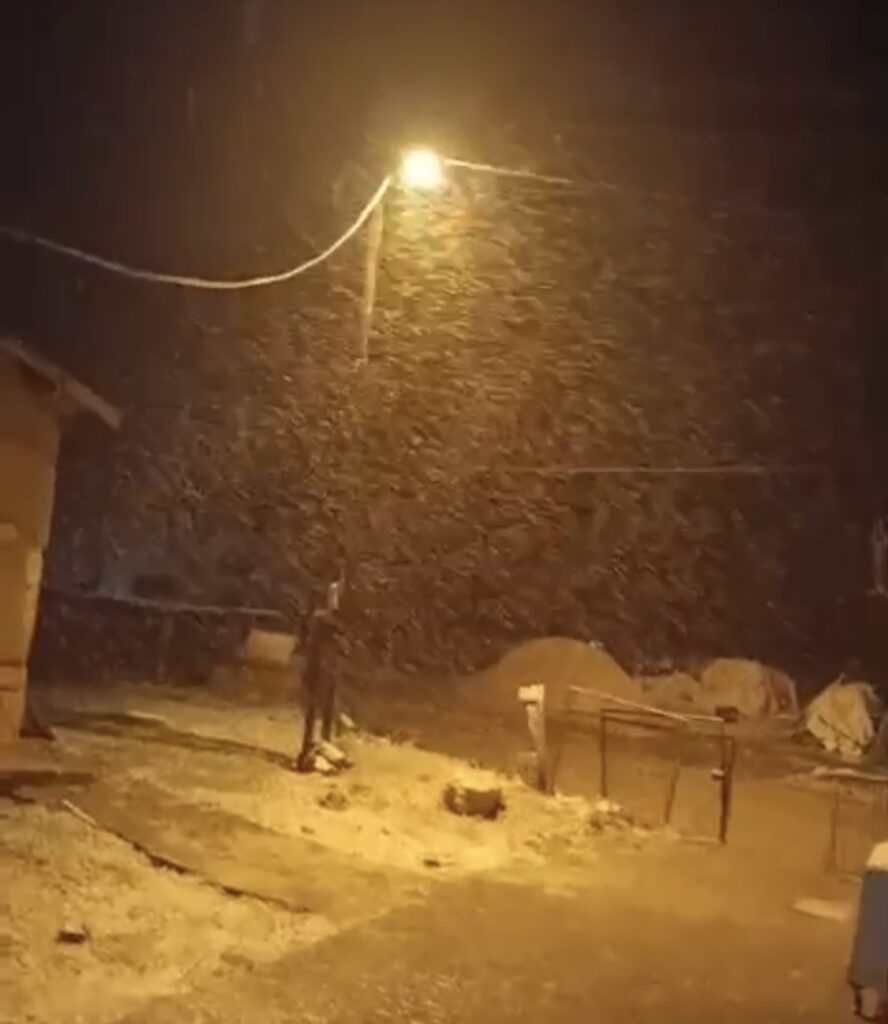Malatya’da Hava Değişti: Yağmur Doluya, Yüksek Kesimlerde Kara Dönüştü