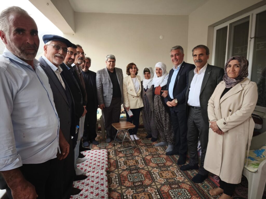 İYİ Parti’den Anneler Günü Ziyareti
