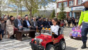 Miniklere Trafik Dersi: Jandarmadan Uygulamalı Eğitim