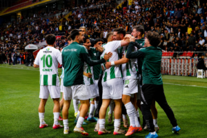Yeşilyurtspor’dan Destansı Zafer! Final Biletini Uzatmalarda Aldı