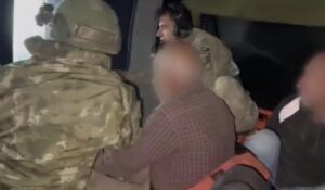 Sarp Arazide Mahsur Kalan Vatandaşlar Askeri Helikopterlerle Kurtarıldı